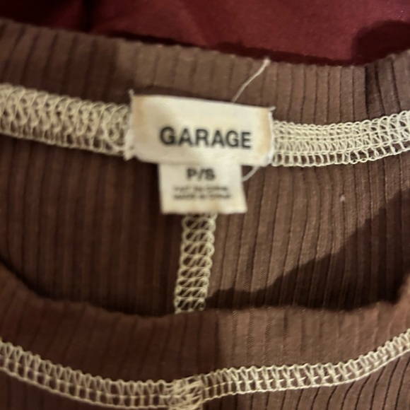 Garage size small brown and white crop top - Picture 2 of 3